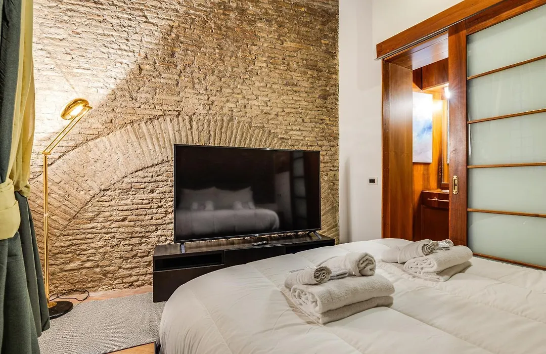 Fico Giallo - Piazza Navona Apartment-1